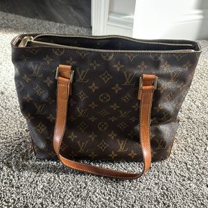 Authentic LV handbag ✨